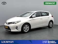 Toyota Auris - 1.8 Hybrid Aspiration Limited | Navigatie | Cruise Control | Camera | Climate Control |