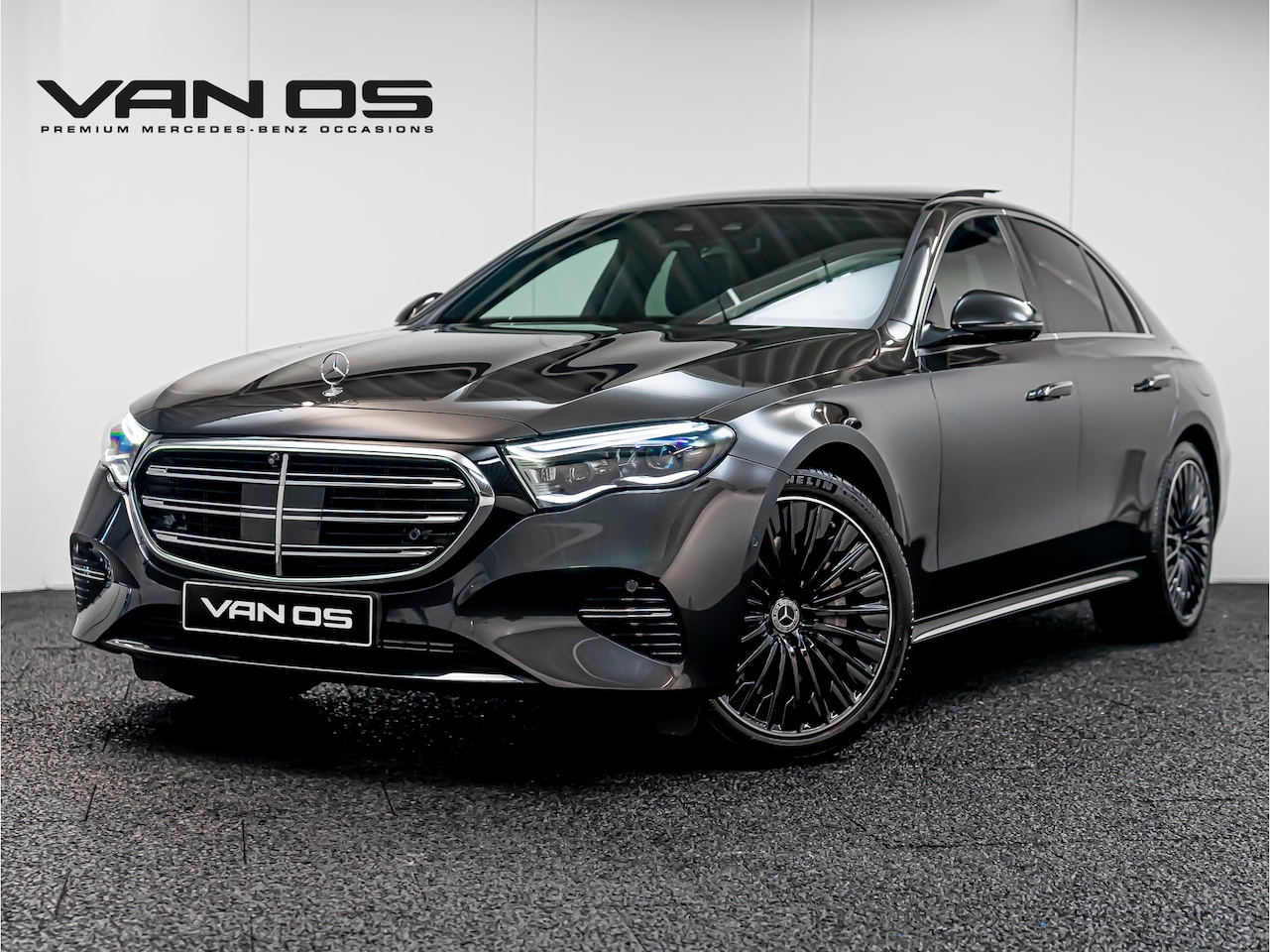 Mercedes-Benz E-klasse - E 400 e 4MATIC Exclusive Line | Achteras sturing - AutoWereld.nl