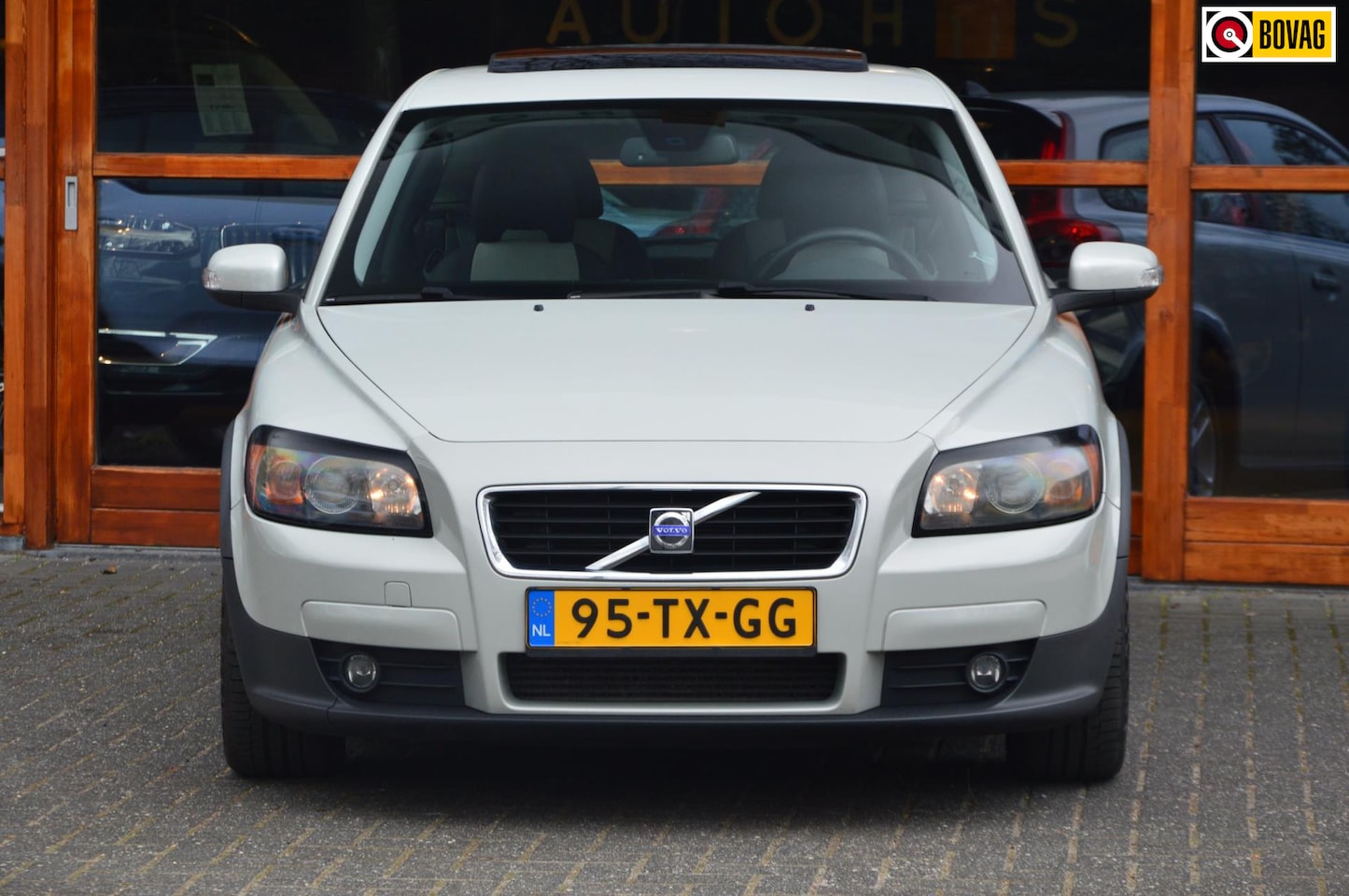 Volvo C30 - 2.5 T5 | Youngtimer | 5 Cilinder | Stoelverwarming | Schuif/Kantel Dak | Dealer Onderhoude - AutoWereld.nl