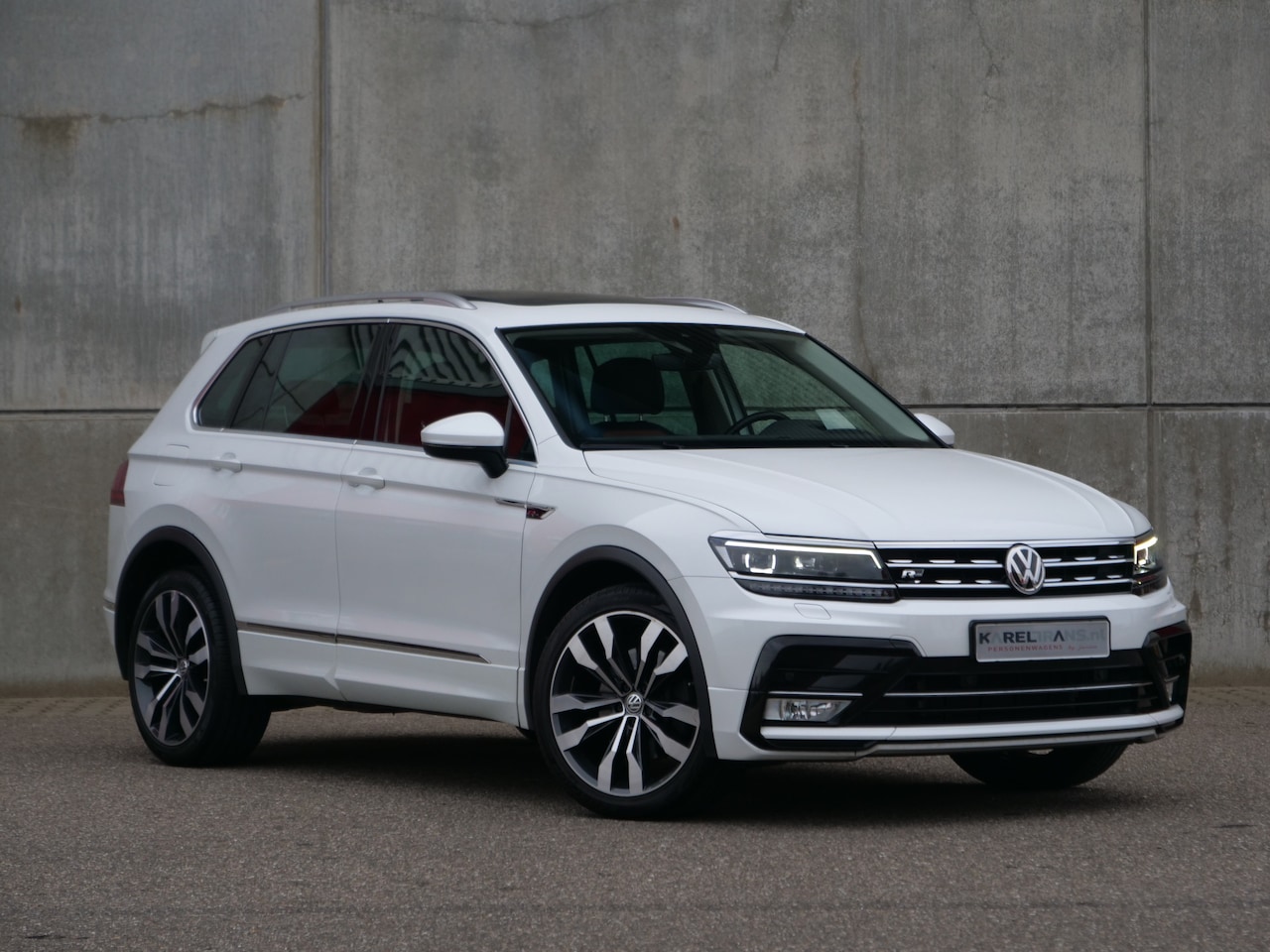 Volkswagen Tiguan - 2.0 TSI 4Motion Highline | R-line | panorama | leder | keyless go&entry. - AutoWereld.nl