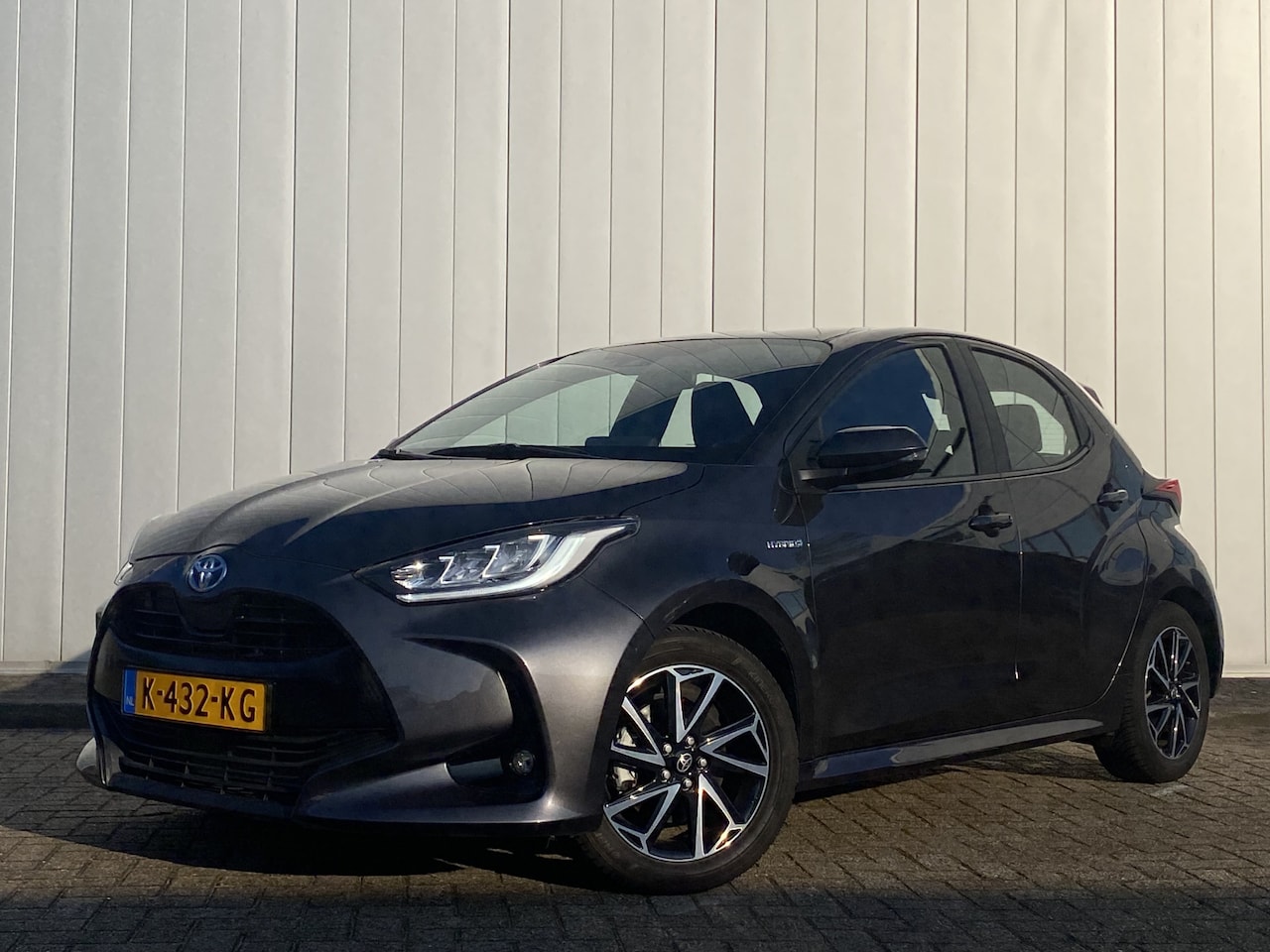 Toyota Yaris - 1.5 Hybrid First Edition NL Auto Dealer Onderhouden Navi Carplay Clima Cruise - AutoWereld.nl