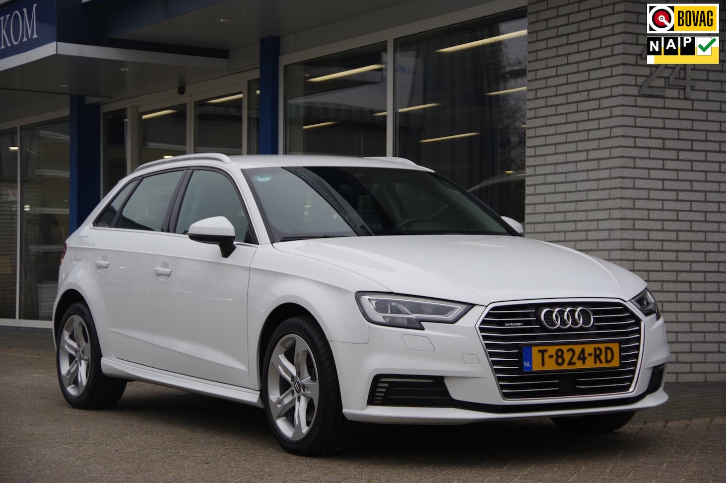 Audi A3 Sportback - 40 e-tron Advance Sport Stoelverwarming Lane-assist - AutoWereld.nl