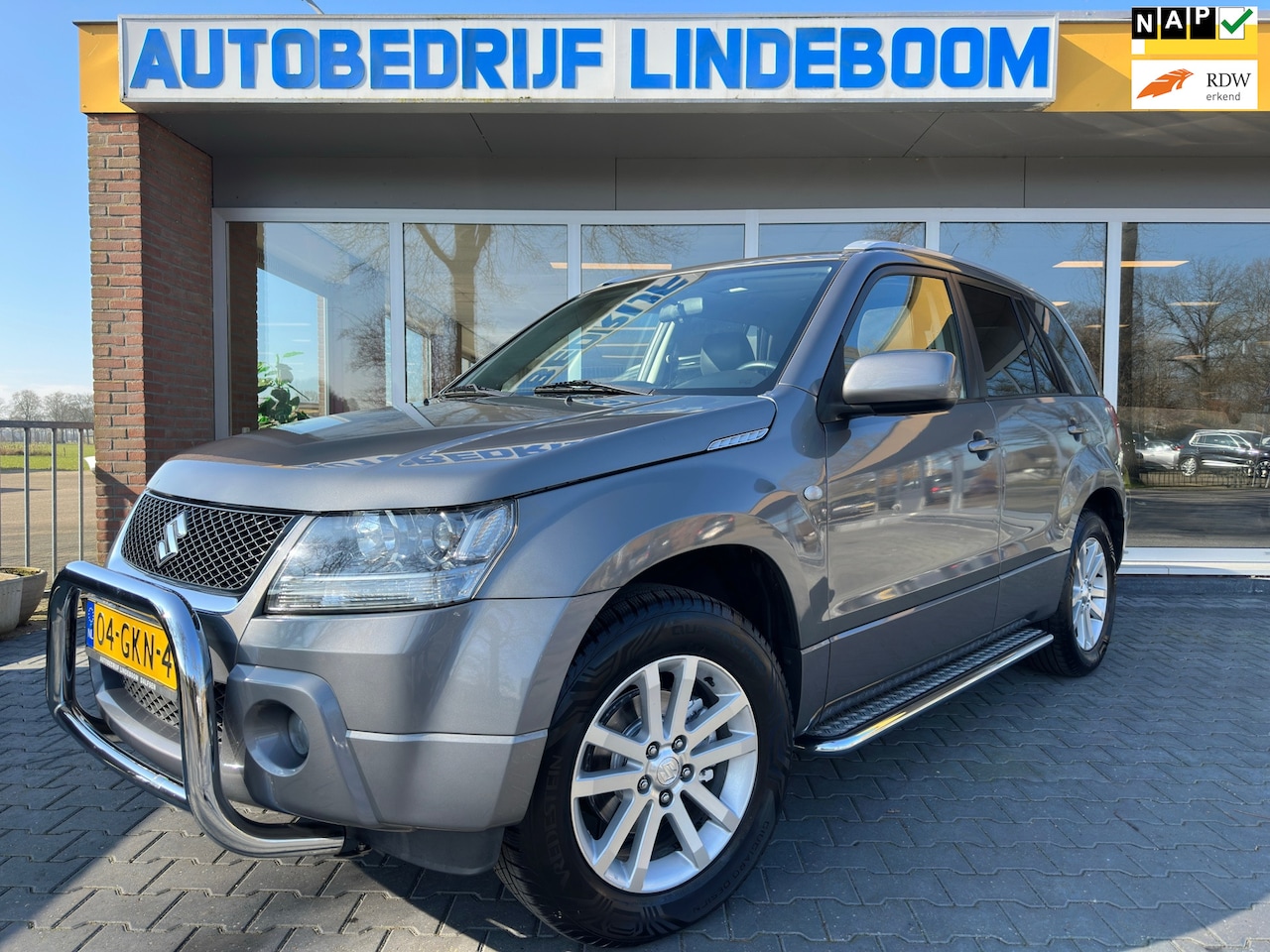 Suzuki Grand Vitara - 2.0-16V Limited 4X4 Schuifdak/Bull bar/Cruise en climate control - AutoWereld.nl