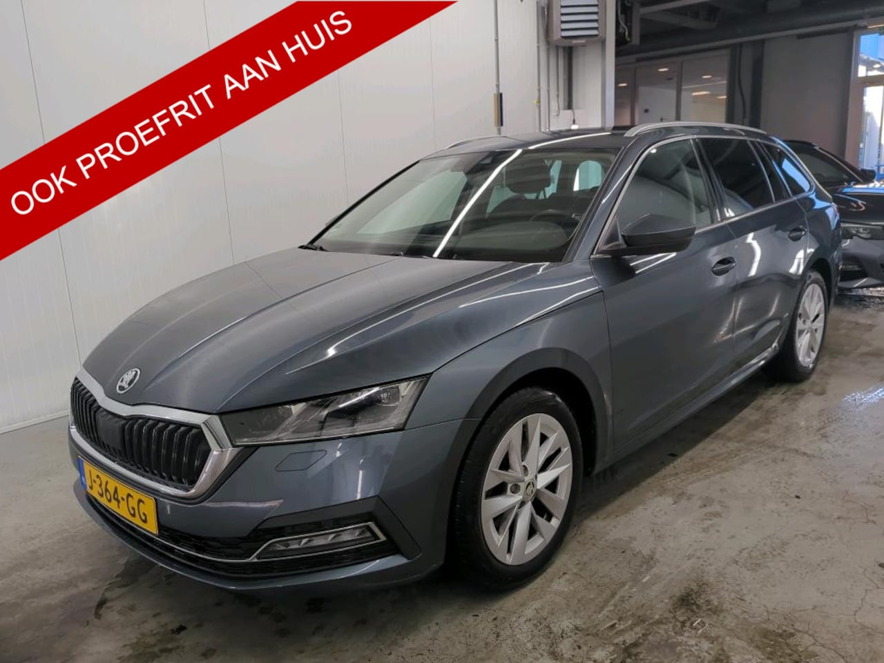 Skoda Octavia Combi - 1.5 TSI First Edition NIEUWE MODEL 1e eigenaar - AutoWereld.nl