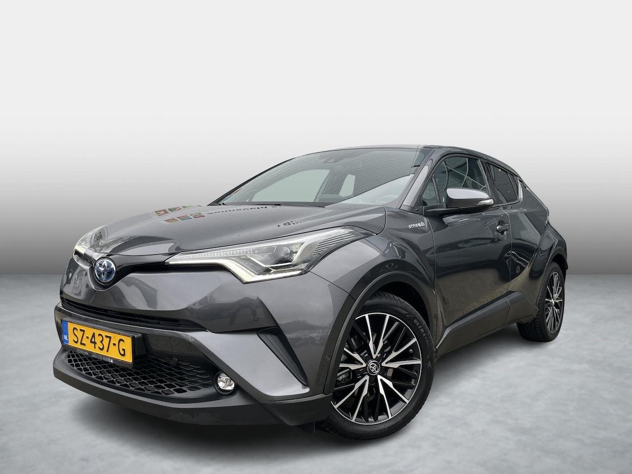 Toyota C-HR - 1.8 Hybrid Executive All seasonbanden Trekhaak afneembaar - AutoWereld.nl