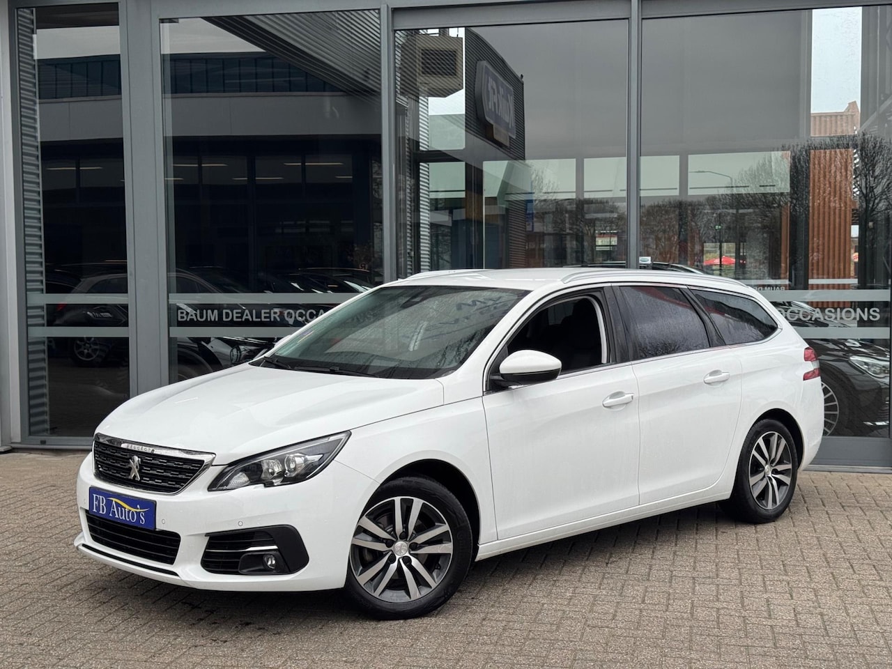 Peugeot 308 SW - 1.2 PureTech Allure Airco Lmv Navi Camera Cruise - AutoWereld.nl