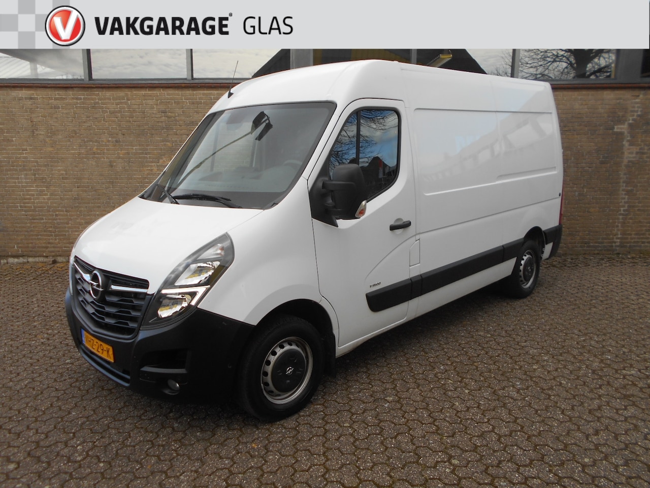 Opel Movano - GB 2.3 CDTi 150pk L2H2 Navi / Haak / Camera / ECC - AutoWereld.nl