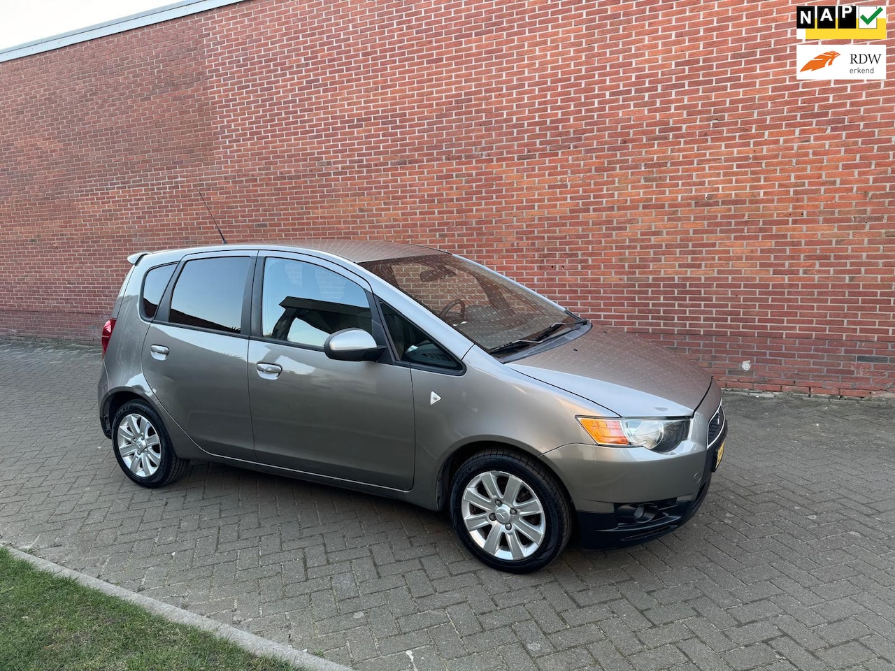 Mitsubishi Colt - 1.3 Intro Edition Airco - AutoWereld.nl