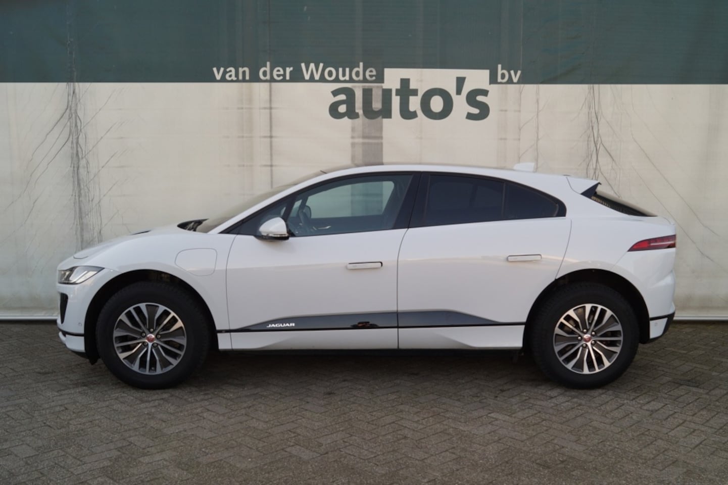 Jaguar I-PACE - EV400 Business Edition S -LEER-PANO-ECC- - AutoWereld.nl