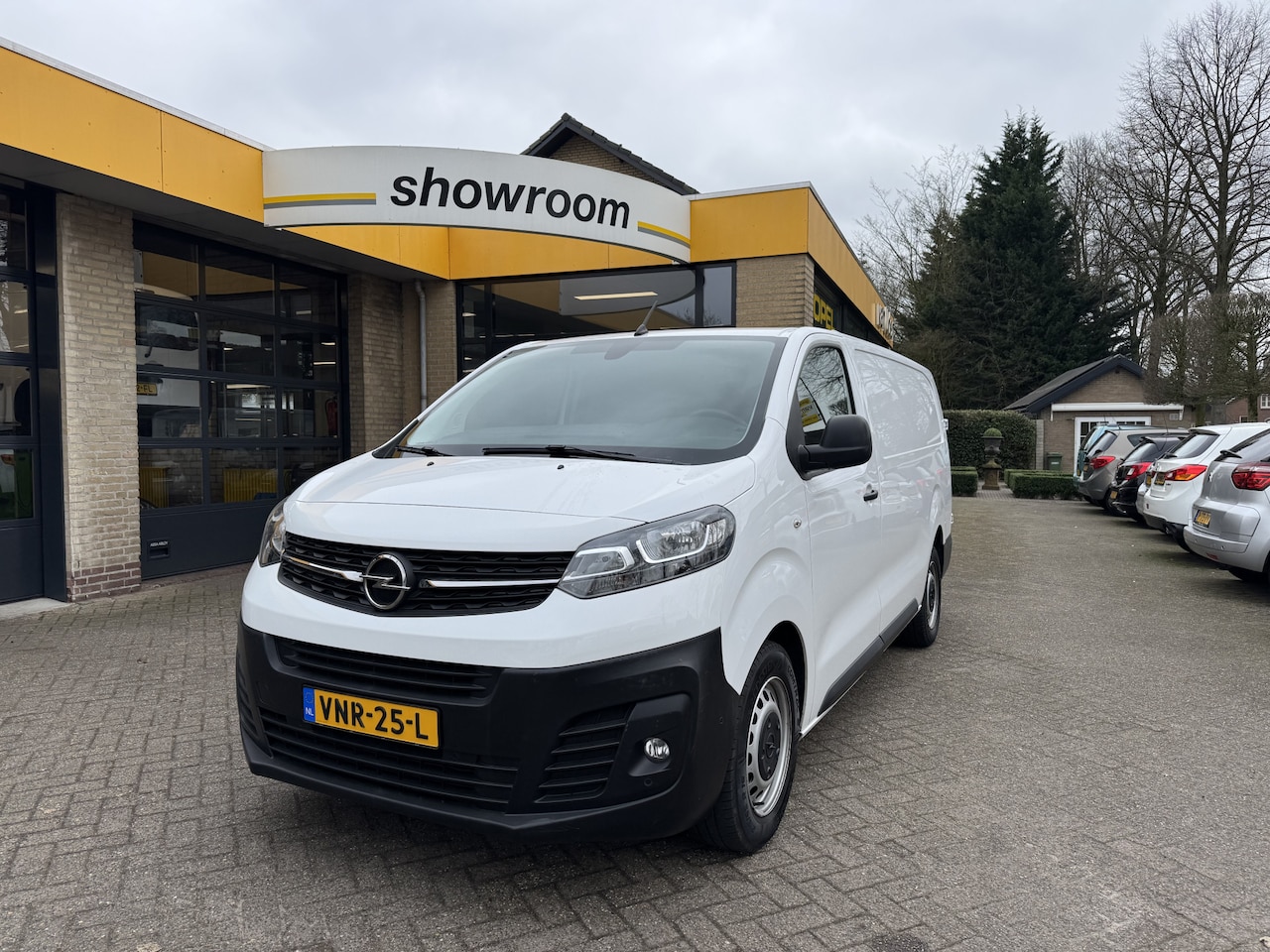 Opel Vivaro - 2.0 CDTI L3H1 Edition 3Pers Airco Navi Camera Carplay - AutoWereld.nl