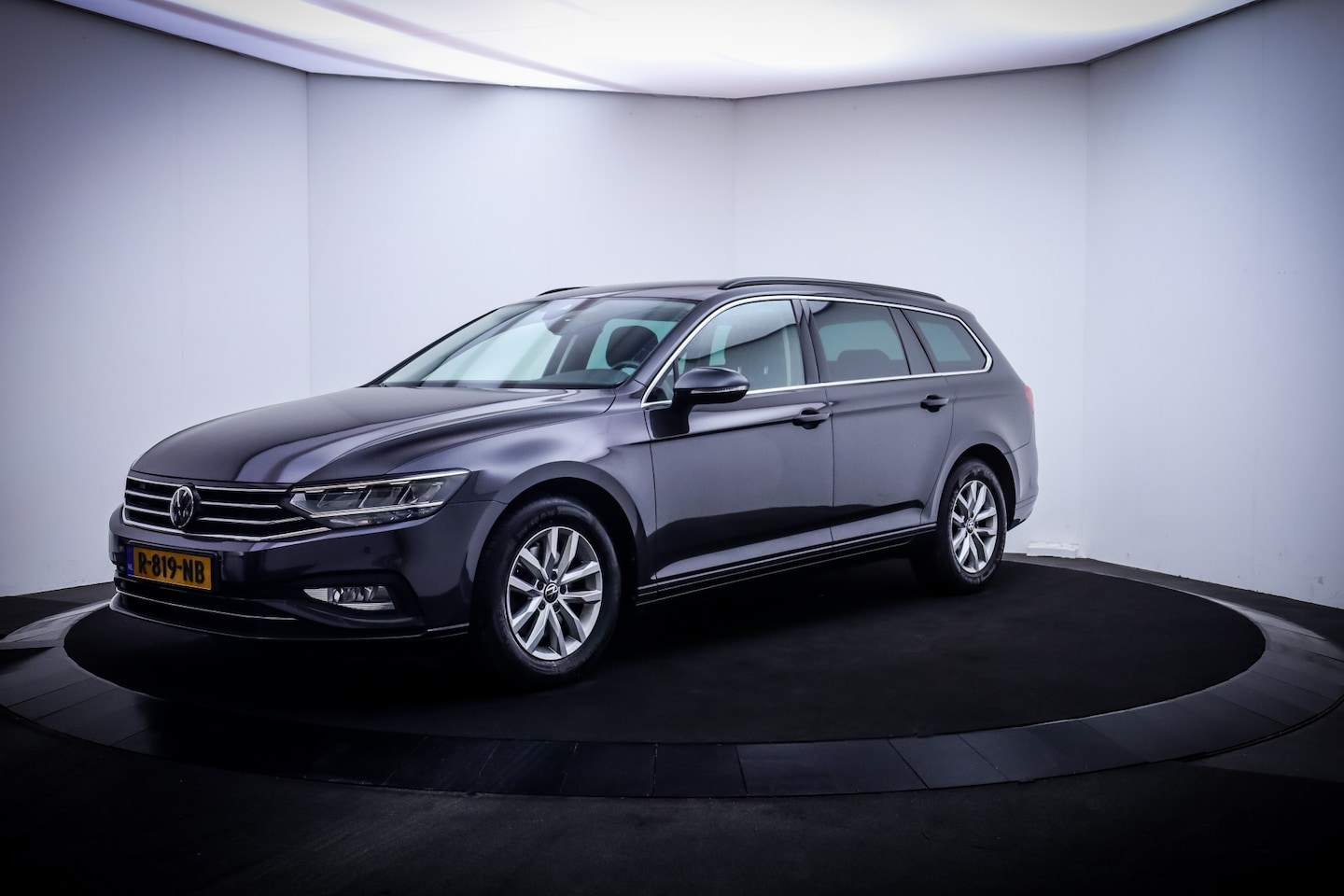 Volkswagen Passat Variant - 1.5TSI Dsg COMF.LINE FULL LED | ELEK TREKHAAK | CARPLAY | STOELVERW | NAVI | ACC | LMV - AutoWereld.nl