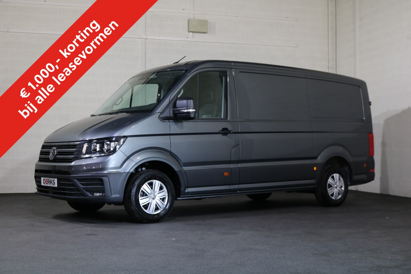 Volkswagen Crafter - 2.0 TDI 177pk L3 H2 Automaat Airco Navigatie Camera Trekhaak - AutoWereld.nl