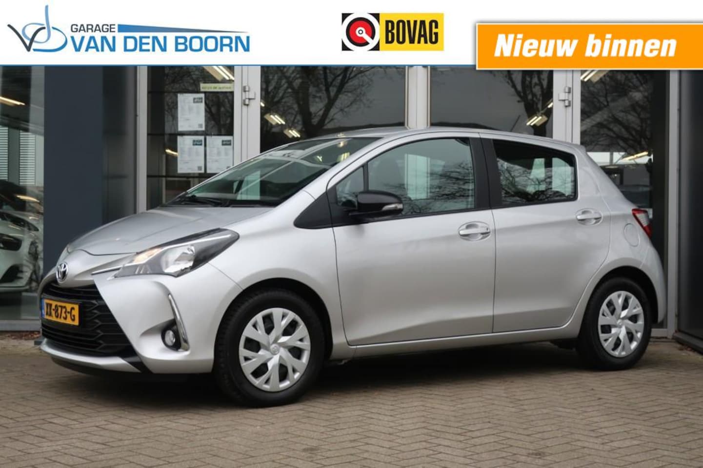 Toyota Yaris - 1.5 VVT-i Design Red 1.5 VVT-I DESIGN RED, Airco, Cruise, Thuiskomer, etc. - AutoWereld.nl