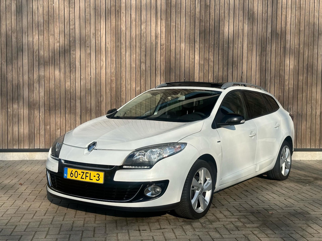 Renault Mégane Estate - 1.5 dCi Bose | PANO | CLIMA | NAVI | - AutoWereld.nl