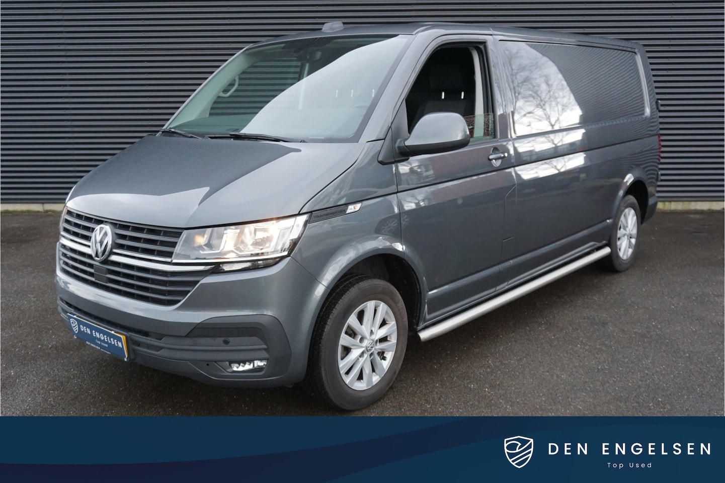 Volkswagen Transporter - 28 | L2H1 | 150 PK Aut | App-Connect | Cruise | Camera | Trekhaak - AutoWereld.nl