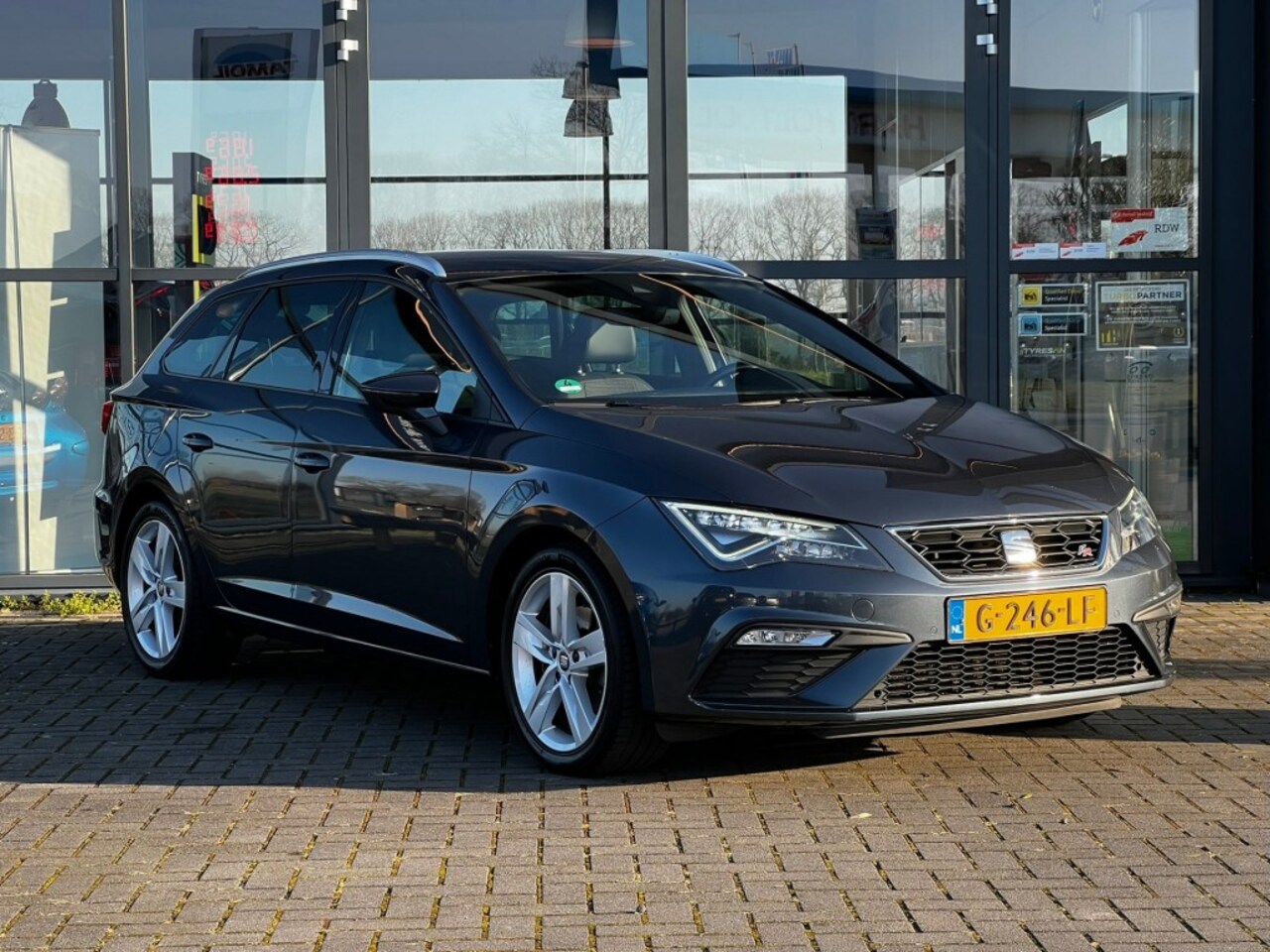 Seat Leon - 1.5 TSI FR BNS. INT. - AutoWereld.nl