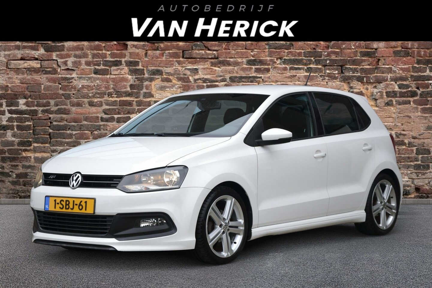 Volkswagen Polo - 1.2 TSI R-Line Edition 2x R-Line | Cruise | Bluetooth | NAP - AutoWereld.nl