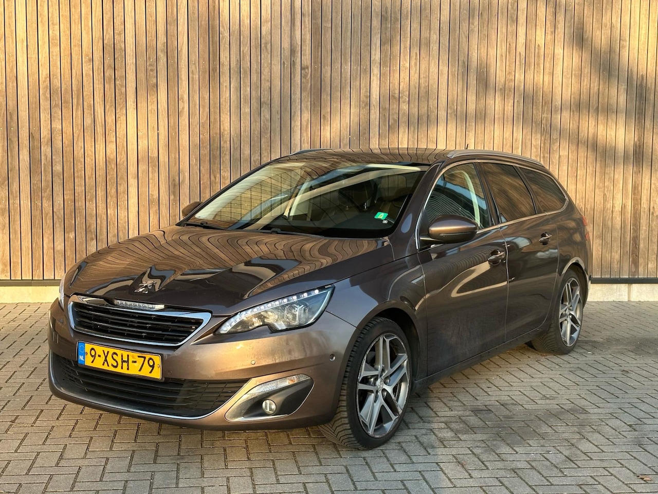 Peugeot 308 SW - 2.0 BlueHDI Allure |PANO | XENON | - AutoWereld.nl