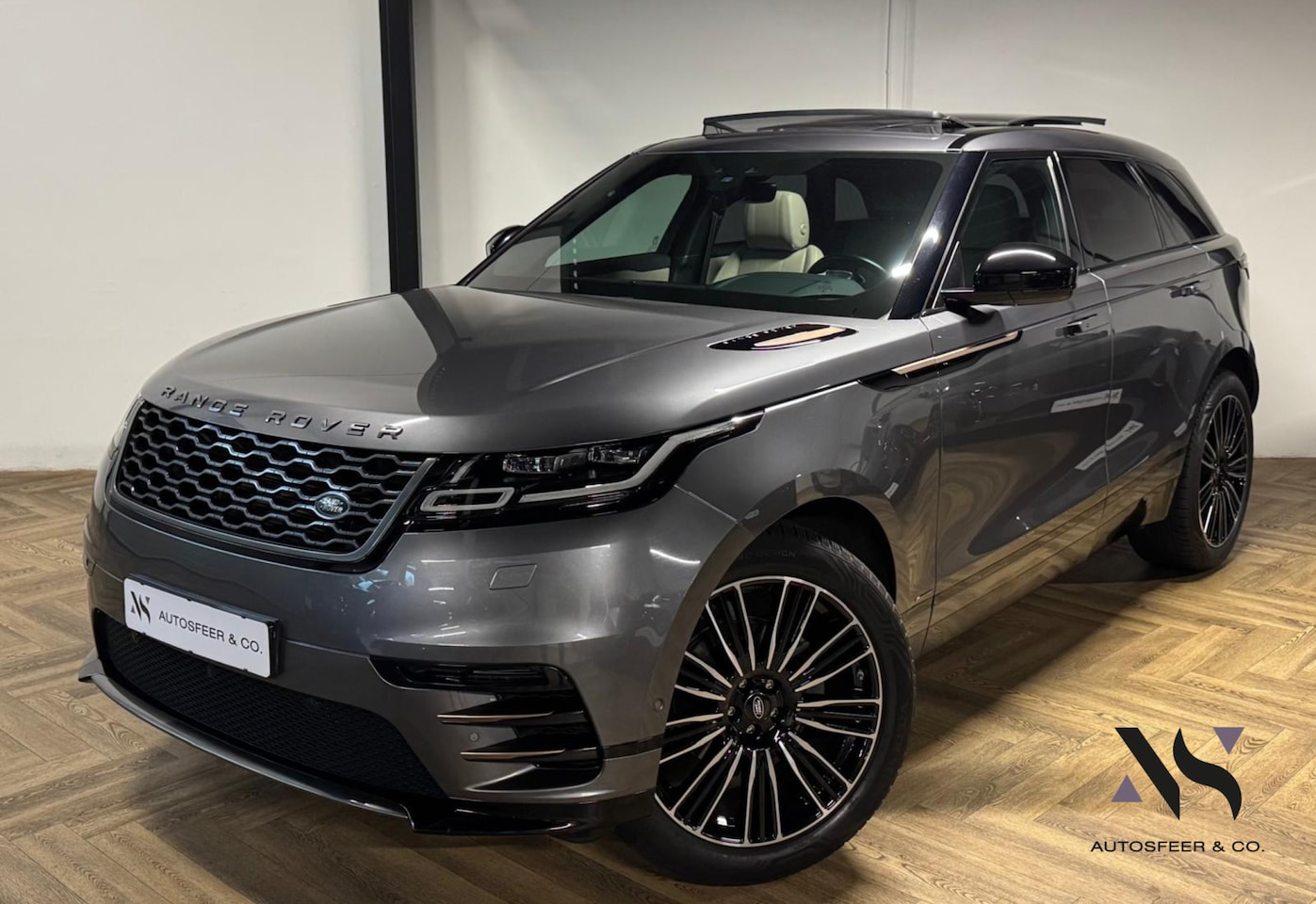 Land Rover Range Rover Velar - 2.0 P250 Turbo AWD R-Dynamic HSE PANO VOL' - AutoWereld.nl