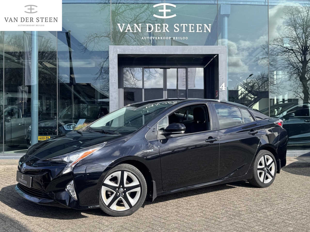 Toyota Prius - 1.8 Black Edition Adapt. Cruise | Head-Up | Camera - AutoWereld.nl