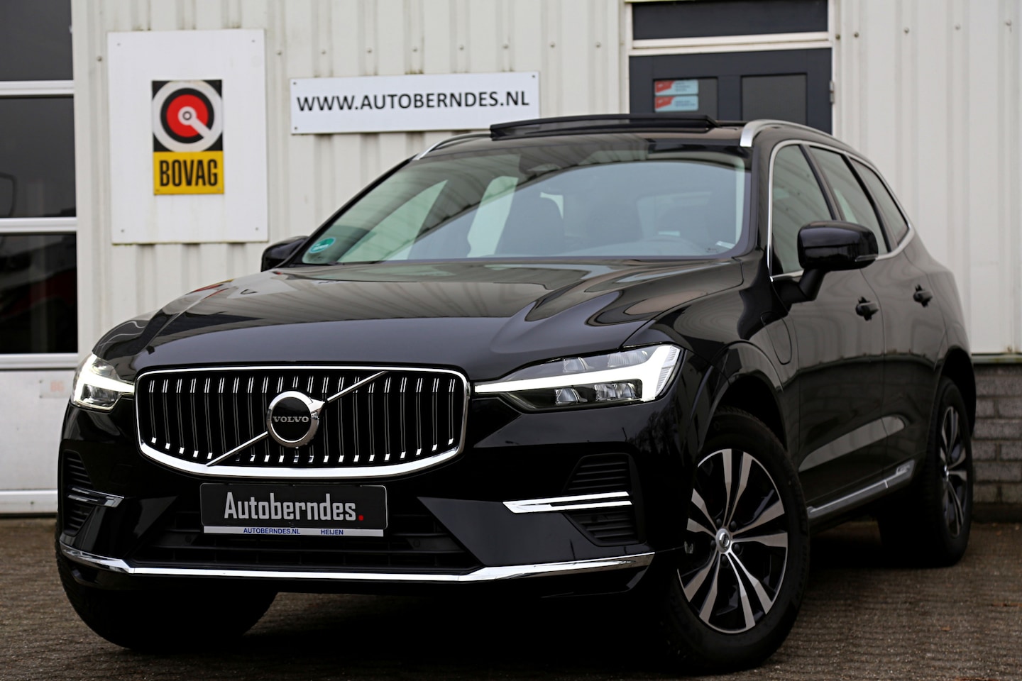 Volvo XC60 - 2.0 T6 350PK Plug-in hybrid AWD Long Range*BTW*Panodak/Elek. Klep/LED/Camera/Keyless Entry - AutoWereld.nl