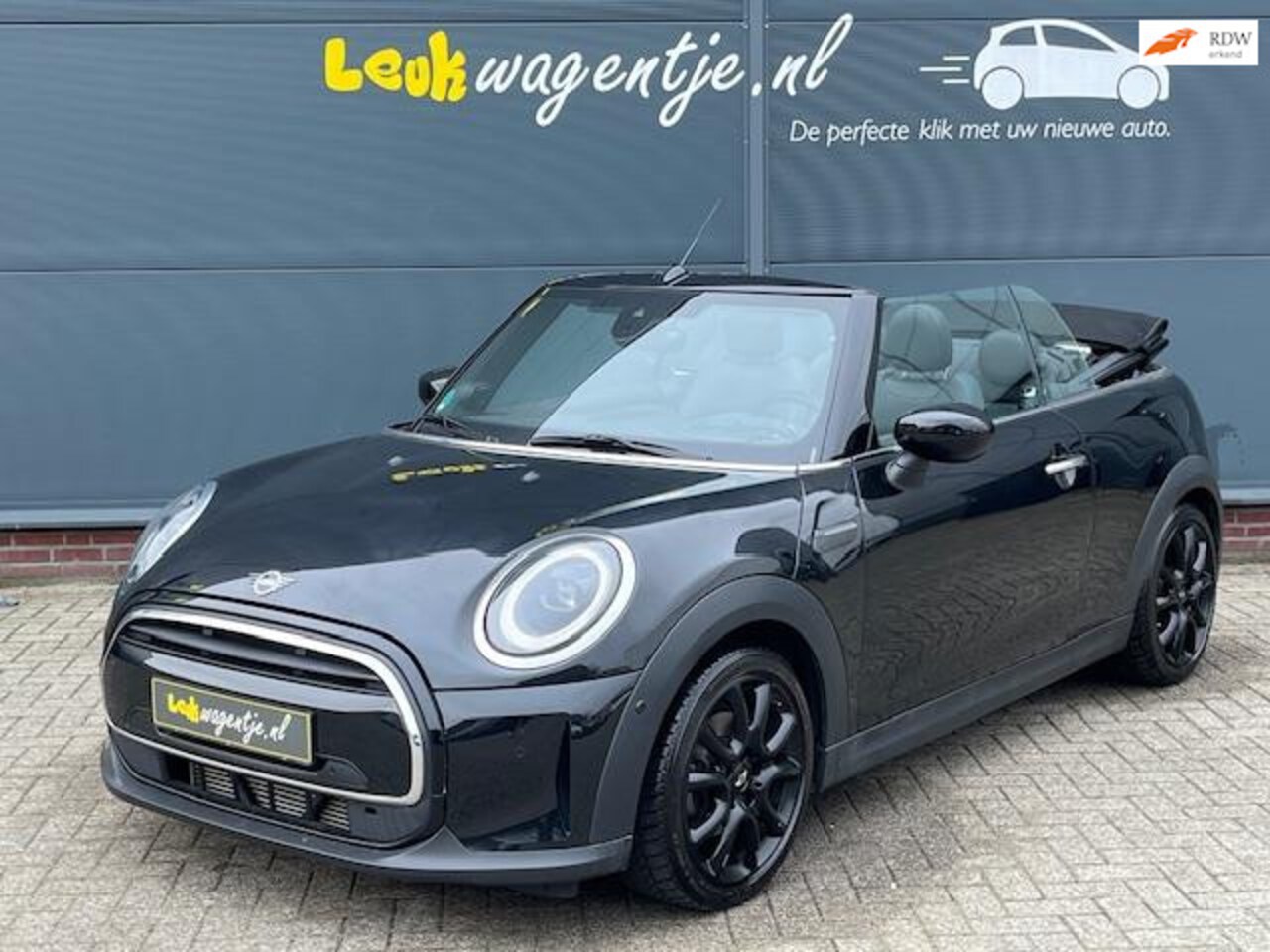 MINI Cabrio - Mini 1.5 Cooper Classic Autom. *carplay *camera - AutoWereld.nl