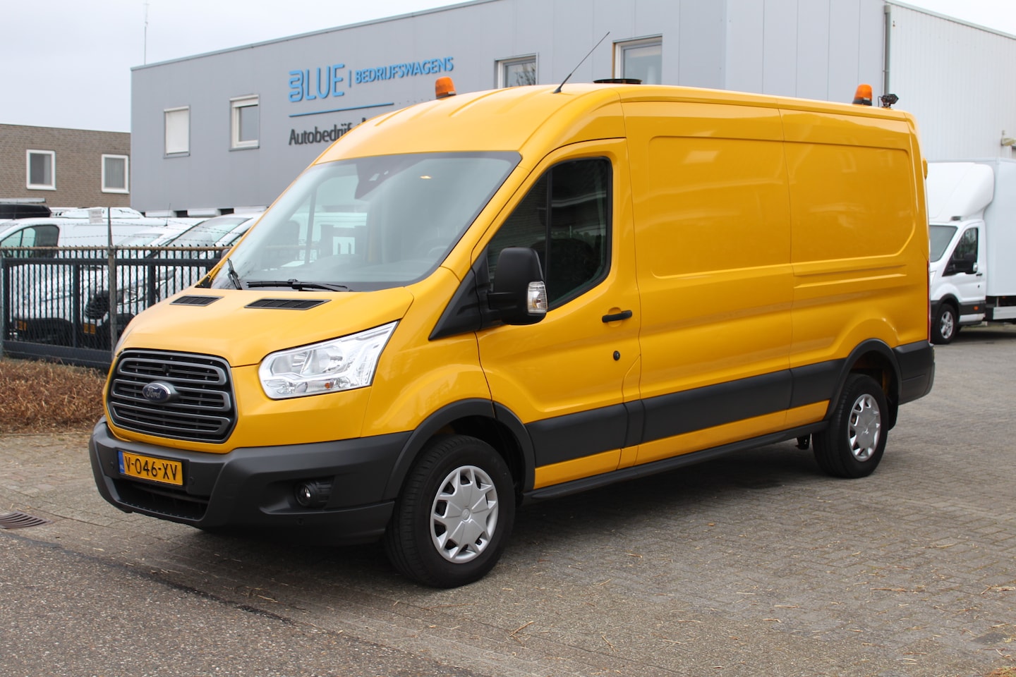 Ford Transit - 350 2.0 TDCI 170PK Euro6 L3H2 RWD Trend ✓ trekhaak 2,8T ✓ airco - AutoWereld.nl