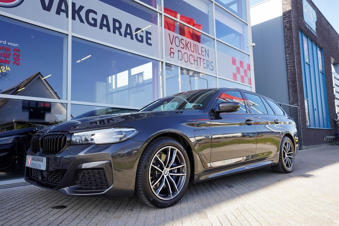 BMW 5-serie Touring - 530e xDrive M Sport | PHEV | - AutoWereld.nl