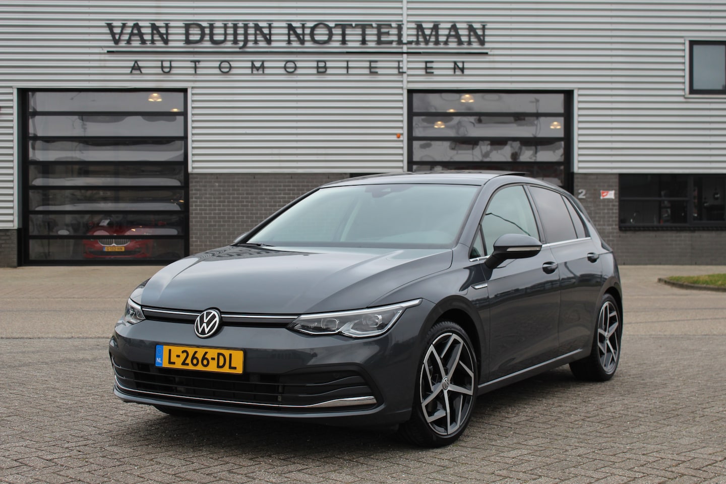 Volkswagen Golf - 1.5 eTSI Style / Carplay / Panoramadak / Stoelverwarming - AutoWereld.nl