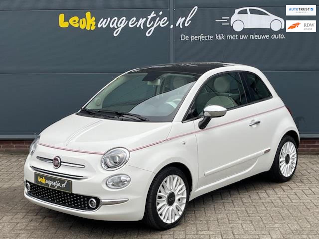 Fiat 500 - 1.0 Hybrid Dolcevita *carplay *leder *climate *16" - AutoWereld.nl