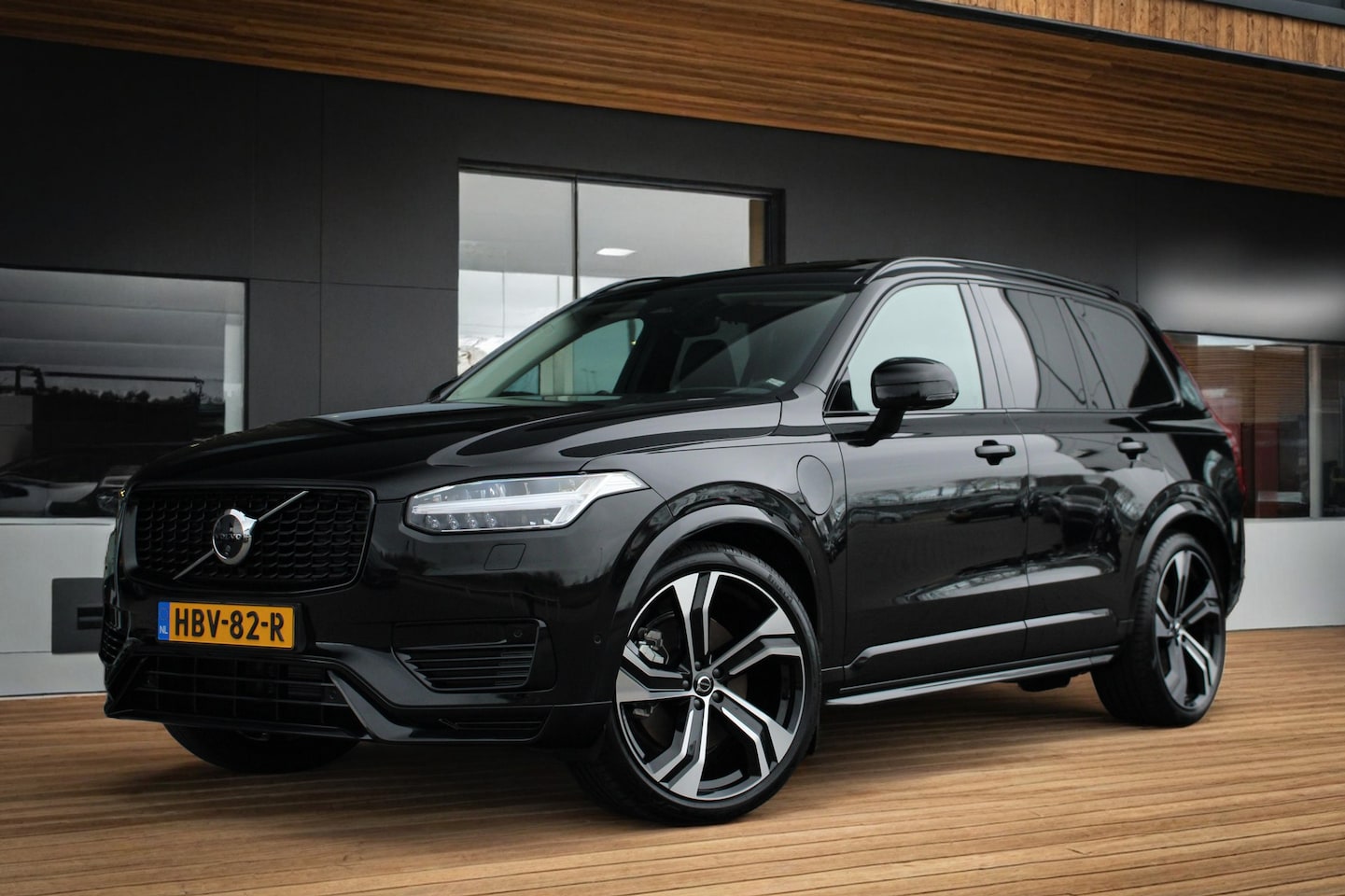 Volvo XC90 - T8 AWD Ultra Dark | Luchtvering | Bowers & Wilkins | Massage | Ventilatie | 360° Camera| P - AutoWereld.nl