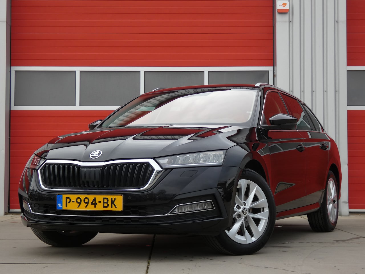 Skoda Octavia Combi - 1.0 e-TSI Business Edition Plus/ automaat/ zeer mooi! - AutoWereld.nl