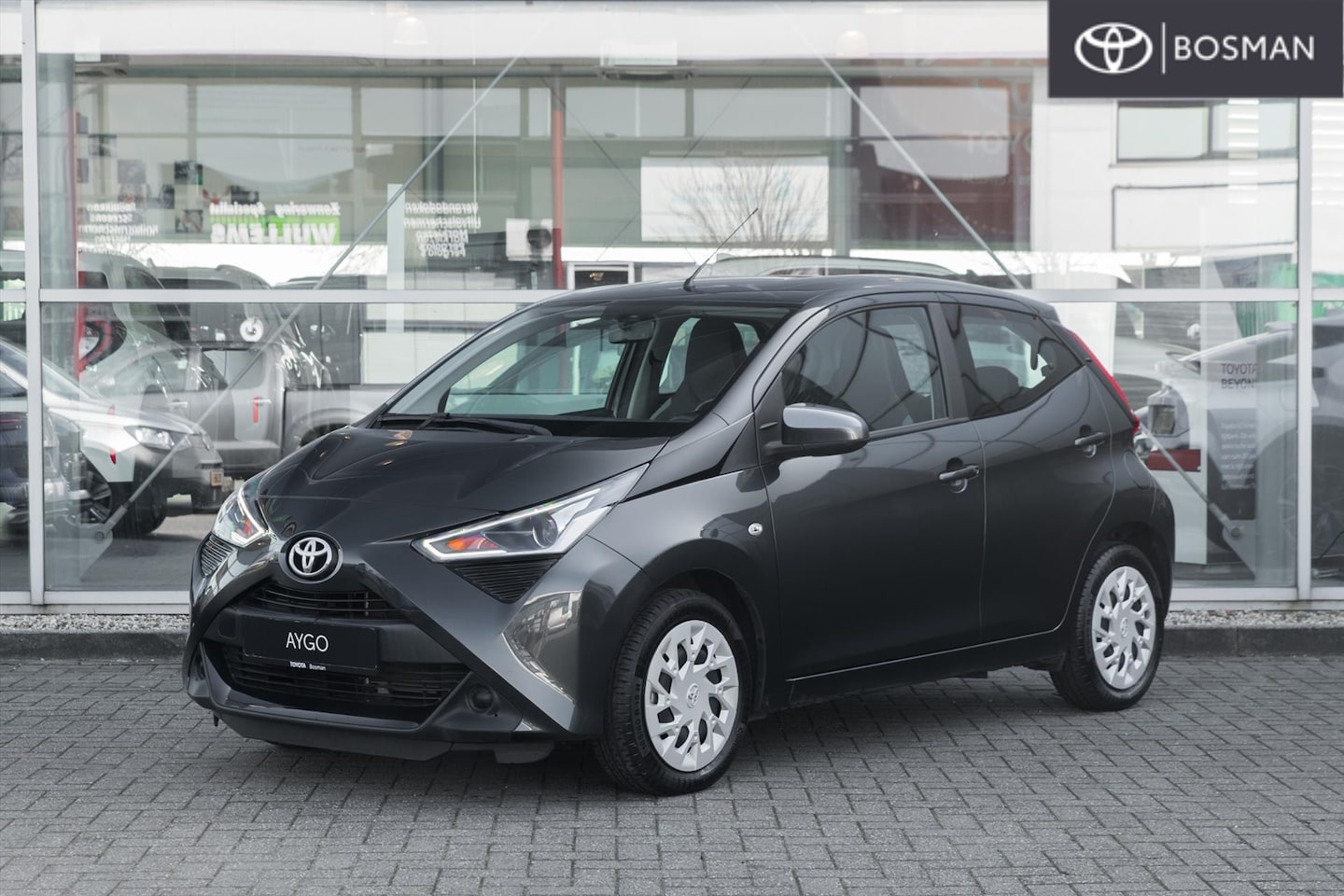 Toyota Aygo - 1.0 VVT-i 72pk x-shift 5D x-play | CarPlay | Unieke Tellerstand - AutoWereld.nl