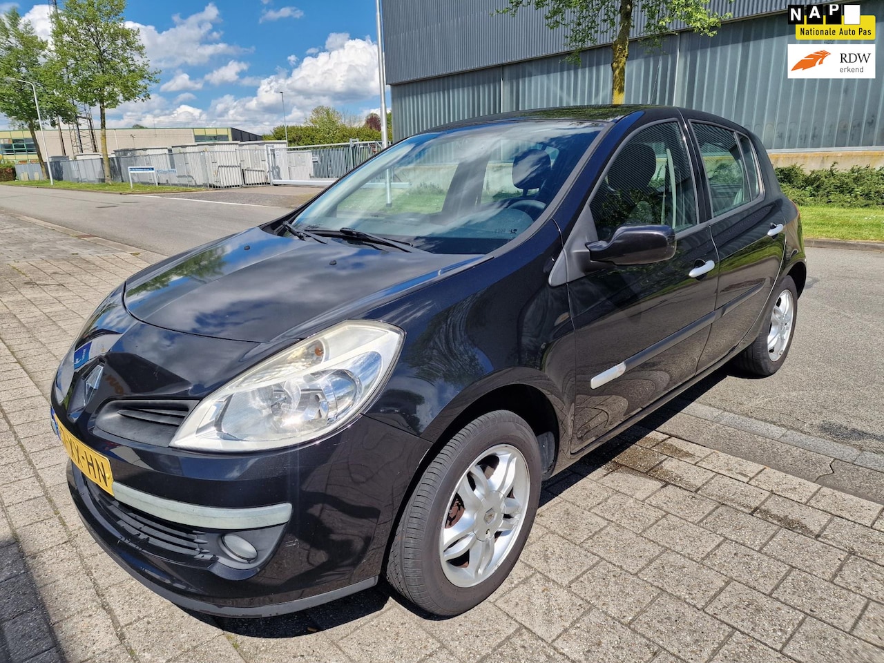 Renault Clio - 1.2-16V Business Line 1.2-16V Business Line, Nieuwe Apk, Nap, Zeer goed rijdend, Inruil mogelijk. - AutoWereld.nl