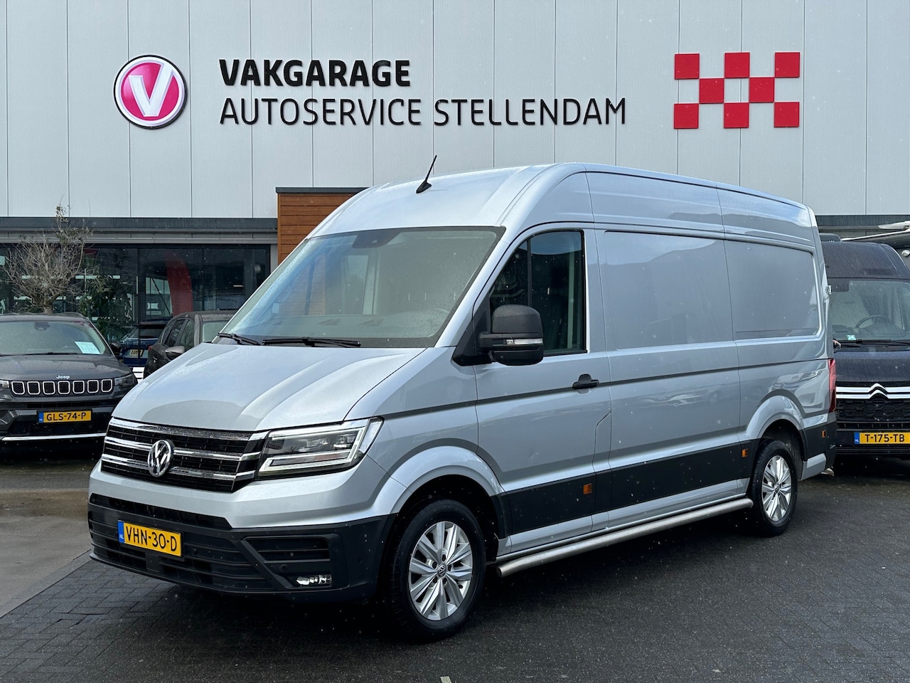 Volkswagen Crafter - 35 2.0 TDI L3H3|HighlineIStuurverw|Trekhaak|Camera|Navi|App-Connect - AutoWereld.nl