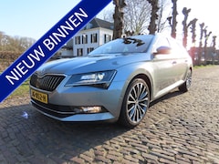 Skoda Superb Combi - 2.0 TDI Style Business Ecc Cruisecontrol Leer Panoramadak Park Assist Keyless Entry 19 Inc