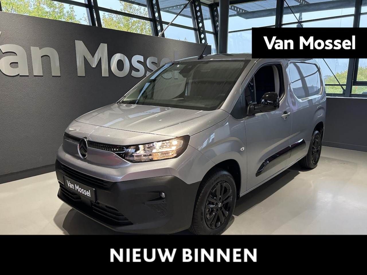 Citroën Berlingo - 1.5 BlueHDi 130 EAT8 S&S L1 | Automaat | Camera | Keyless Entry & Start | Trekhaak - AutoWereld.nl