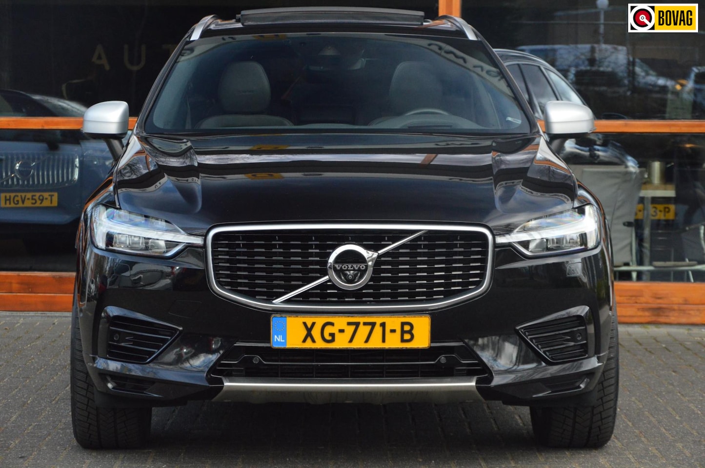 Volvo XC60 - T8 Twin Engine AWD R-Design | Luchtvering | Head-Up | 360° Camera | Stuur+Stoel Verwarming - AutoWereld.nl