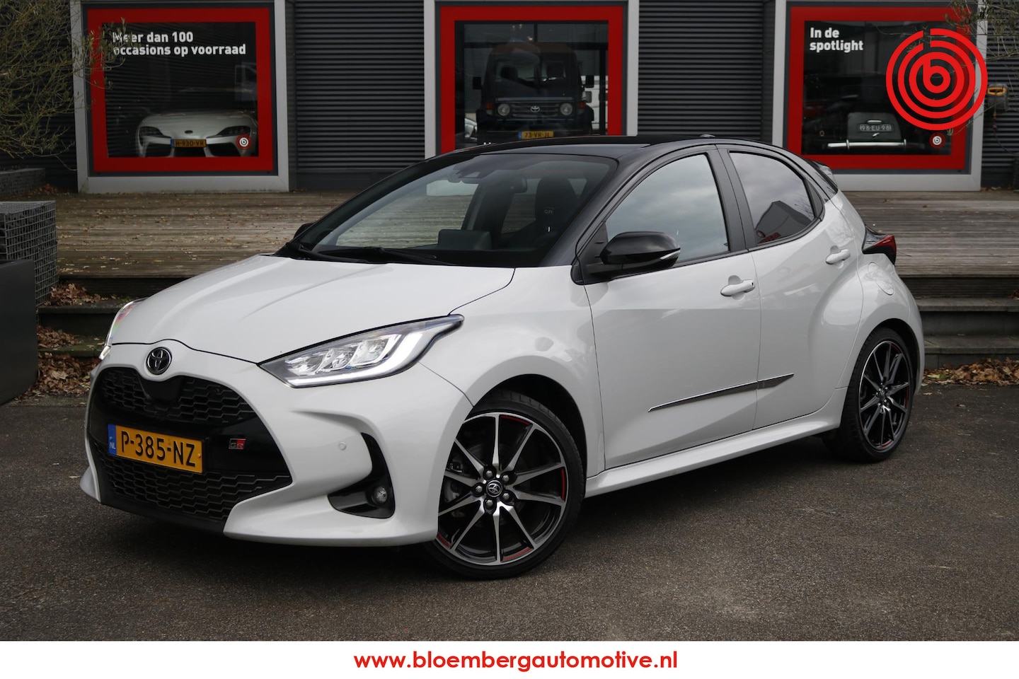 Toyota Yaris - 1.5 Hybrid GR Sport Premium Pack | Origineel NL - AutoWereld.nl