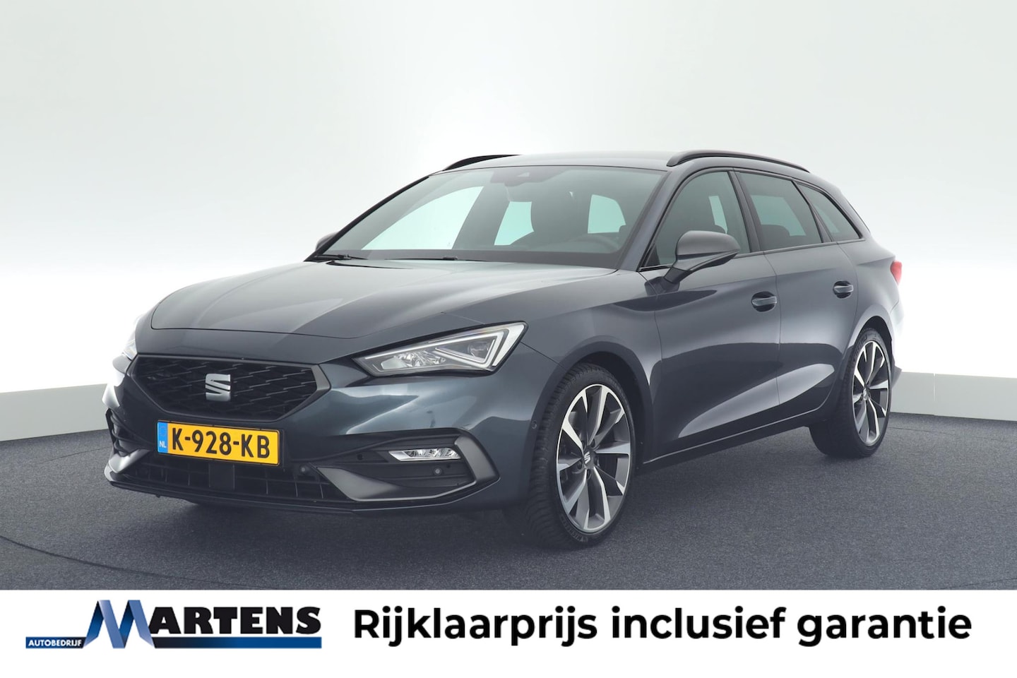 Seat Leon Sportstourer - 2.0 TDI 150pk DSG FR Launch Edition Trekhaak Virtual Cockpit Navigatie - AutoWereld.nl