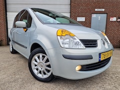 Renault Modus - 1.6-16V Privilège In werkelijk hele nette staat verkerende Renault  Modus 1.6 16V.  Airco,  Cruise, lm velge