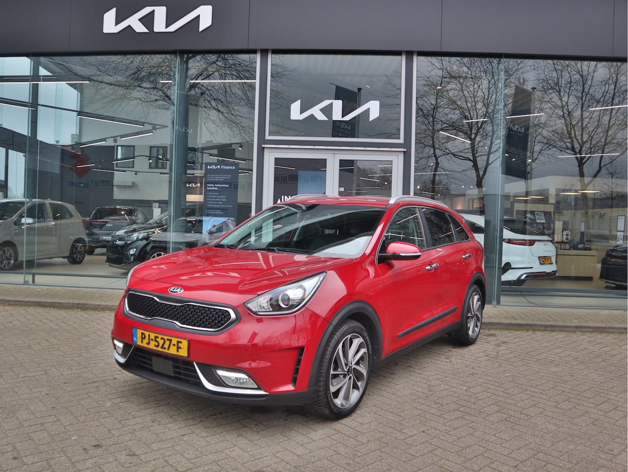 Kia Niro - 1.6 GDi Hybrid ExecutiveLine All Seasons Navi+BT+Camera ECC-Airco PDC Cr.Control Stoelverw - AutoWereld.nl