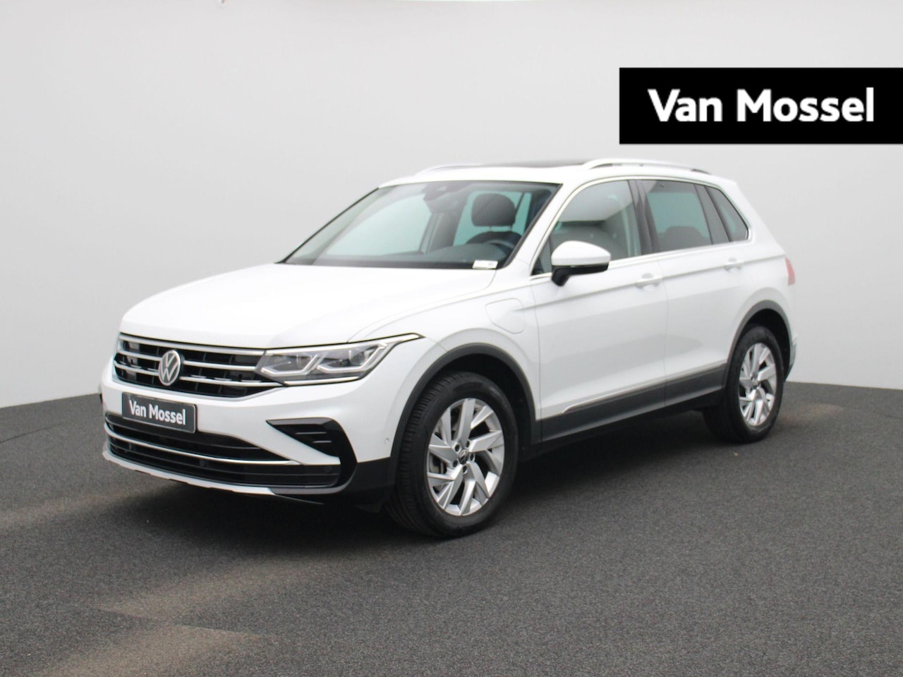 Volkswagen Tiguan - 1.4 eHybrid DSG Elegance | Gereserveerd | Automaat | Navigatie | Apple carplay | Adaptive - AutoWereld.nl