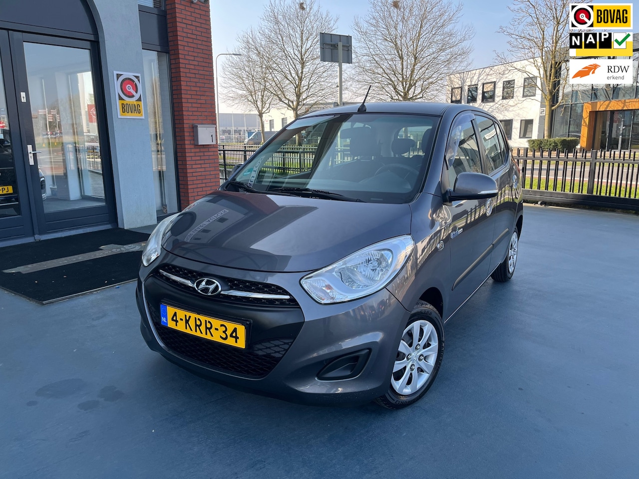 Hyundai i10 - 1.0 Black pack AIRCO RADIOCD/USB - AutoWereld.nl