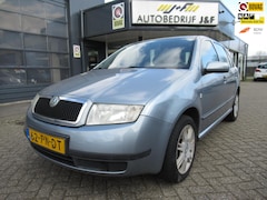 Skoda Fabia - 1.4-16V Choice / PDC / Airco / Lichtmetalen velgen