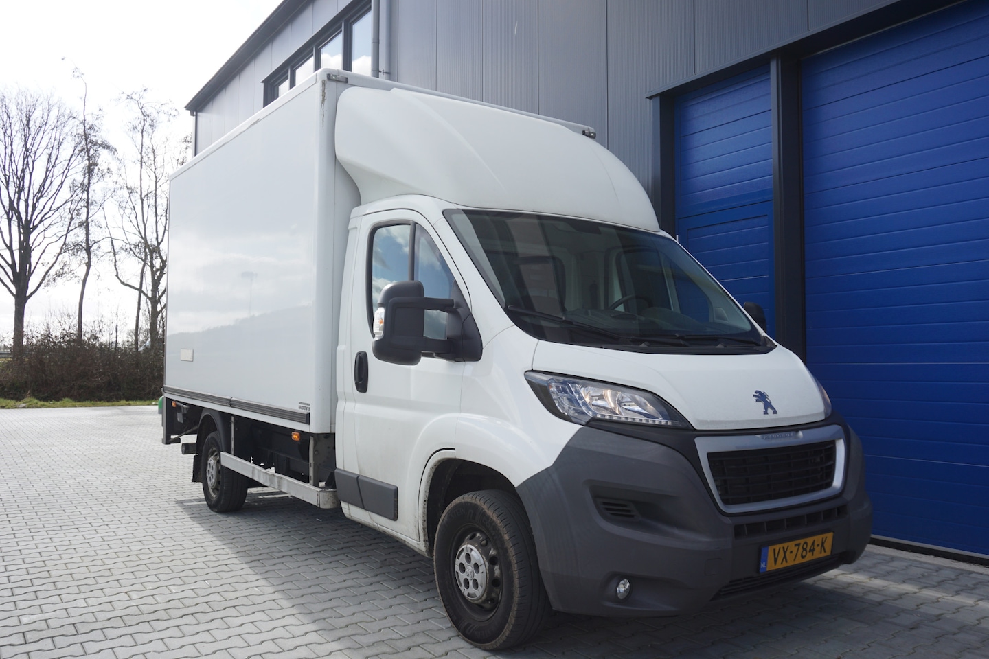 Peugeot Boxer - 335 2.2 HDI L2S XR | Bakwagen | Koelwagen | Laadklep | Airco | - AutoWereld.nl