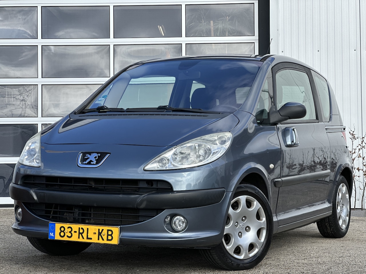 Peugeot 1007 - 1.6-16V Gentry 110pk | Automaat | Hoge instap | Climate control | Elek. ramen | Panoramada - AutoWereld.nl