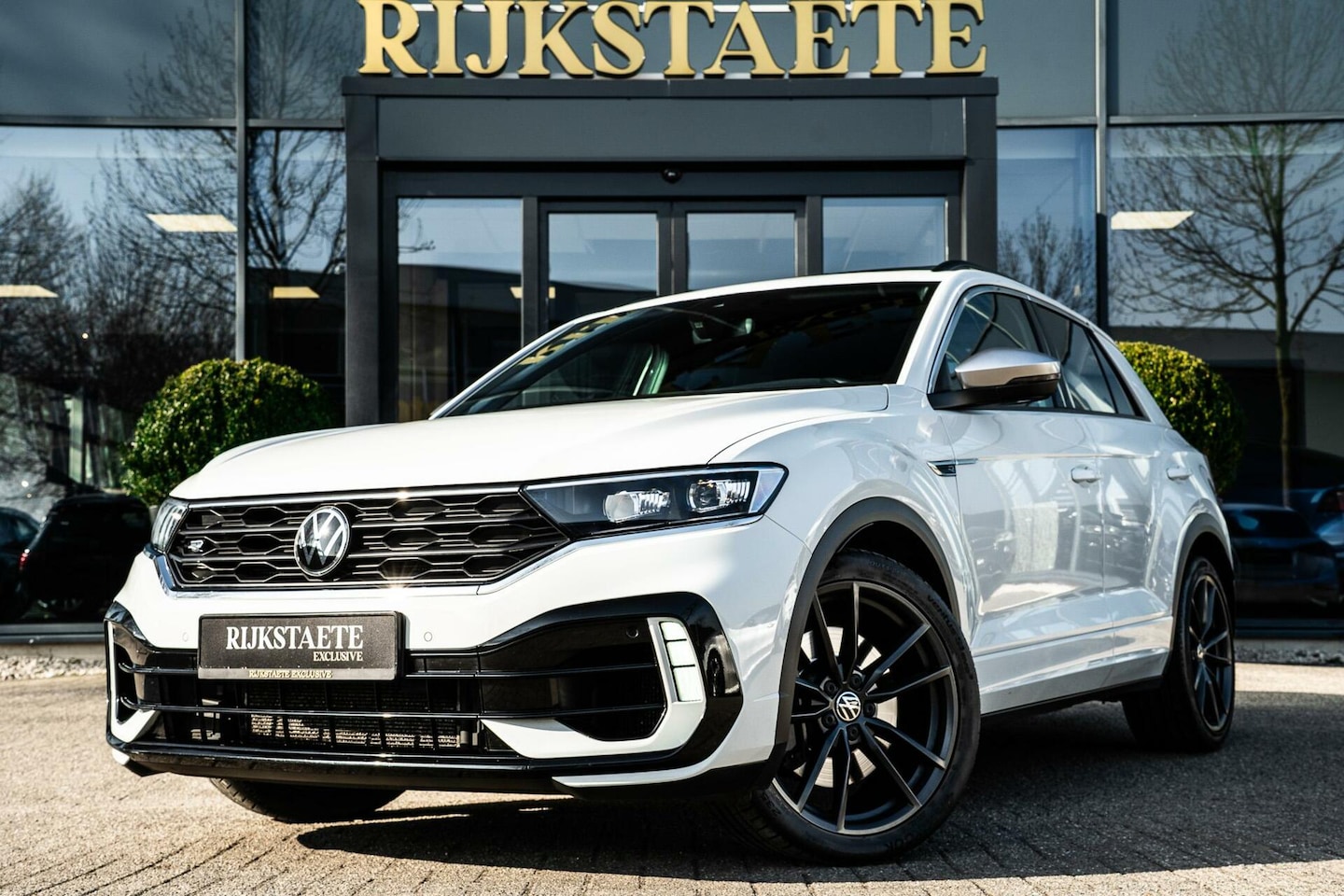 Volkswagen T-Roc - R 2.0 TSI 4Motion|PANO|ACC|CAMERA|AKRAPOVIC - AutoWereld.nl