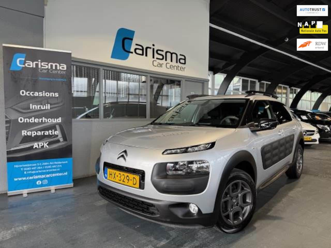 Citroën C4 Cactus - 1.2 PureTech Shine Cruise|Navi|PDC - AutoWereld.nl