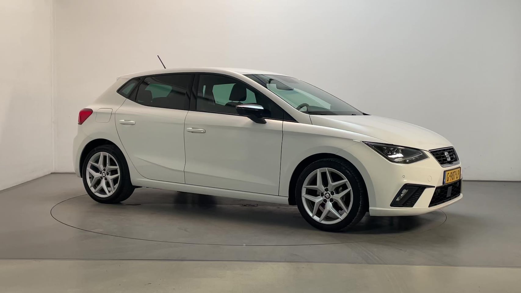 Seat Ibiza - 1.0 TSI FR Business Intense LED Camera DAB+ App-Connect - AutoWereld.nl